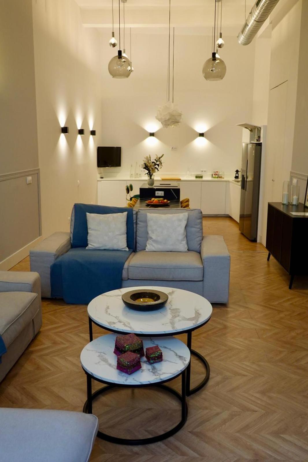 Peral Boutique Apartaments Севиля Екстериор снимка