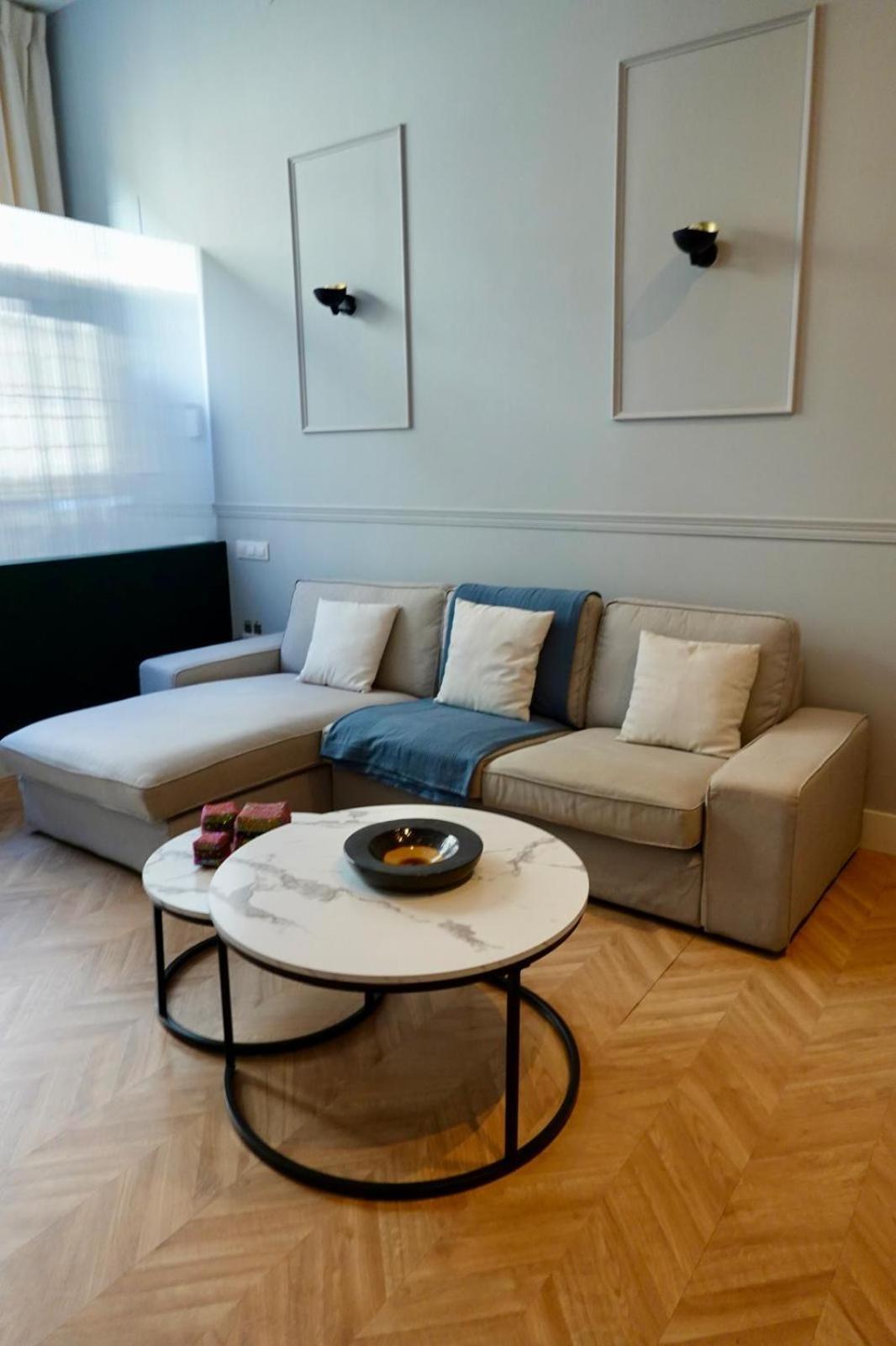 Peral Boutique Apartaments Севиля Екстериор снимка