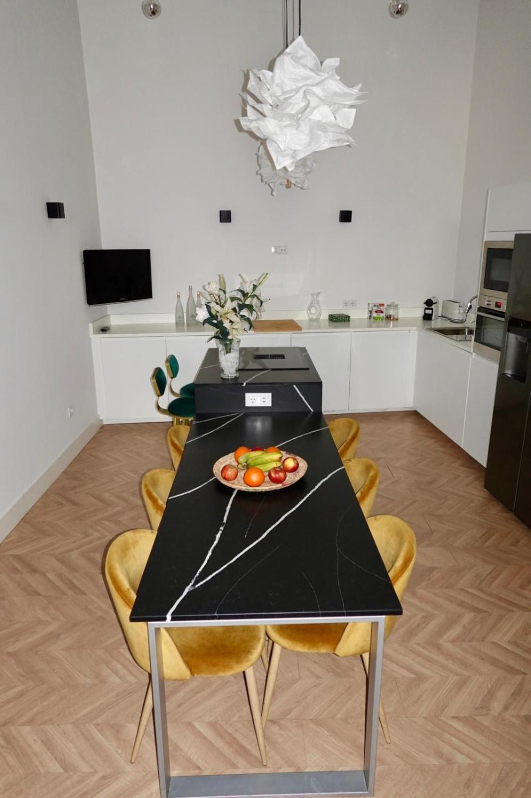 Peral Boutique Apartaments Севиля Екстериор снимка