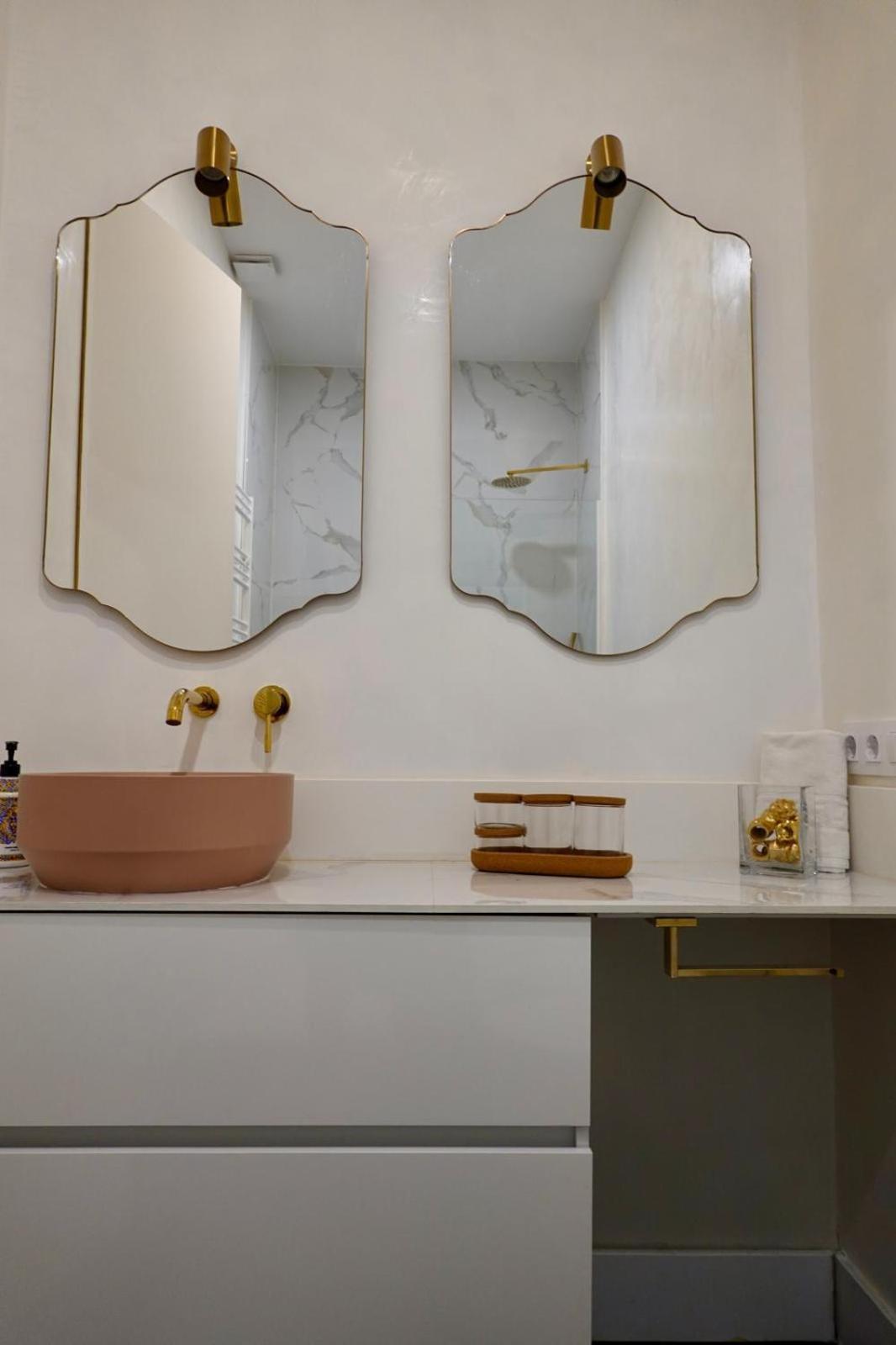 Peral Boutique Apartaments Севиля Екстериор снимка